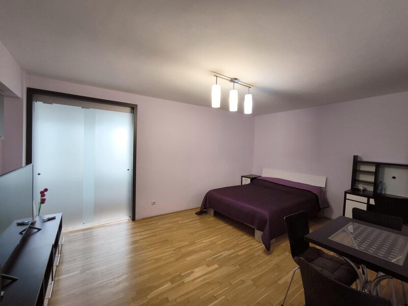 Iancului, Ferdinand, str. Avrig, garsoniera 37 mp, mobilata si renovata