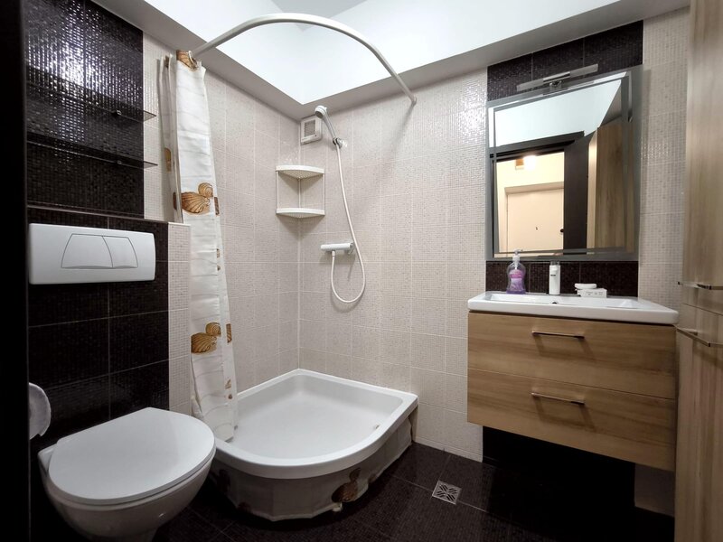 Iancului, Ferdinand, str. Avrig, garsoniera 37 mp, mobilata si renovata