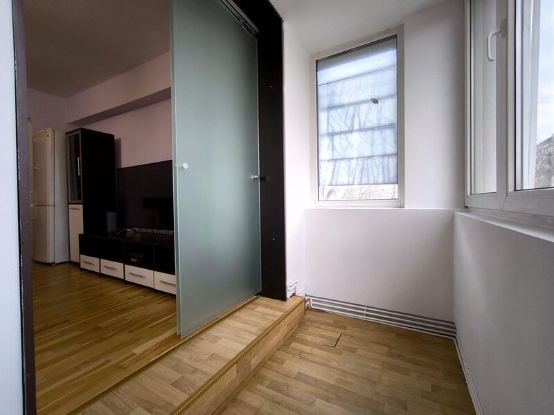 Iancului, Ferdinand, str. Avrig, garsoniera 37 mp, mobilata si renovata